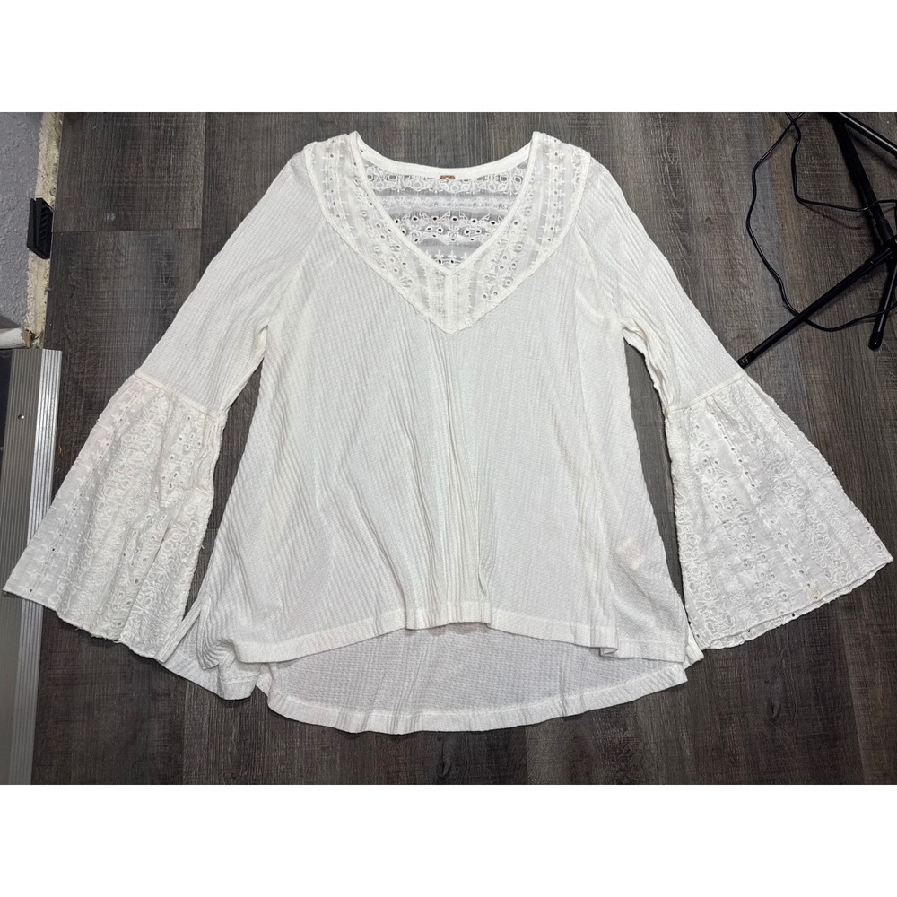 Free People White Thermal Eyelet Lace Bell Sleeve V-Neck Top Boho High Low